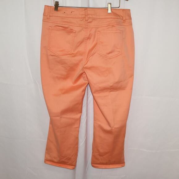 Cato Mango Contemporary Capris Pants Size 16 Front Back Pockets Inseam 23" - Picture 4 of 9